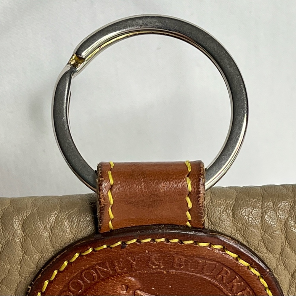 Vintage Dooney & Bourke All-Weather Leather Card Holder Key Chain. Khaki - Picture 5 of 9